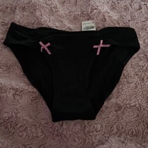 PINK VS black panties